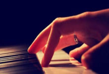 赖特：恩昆库没有做好他的工作，这让他们输掉了比赛.